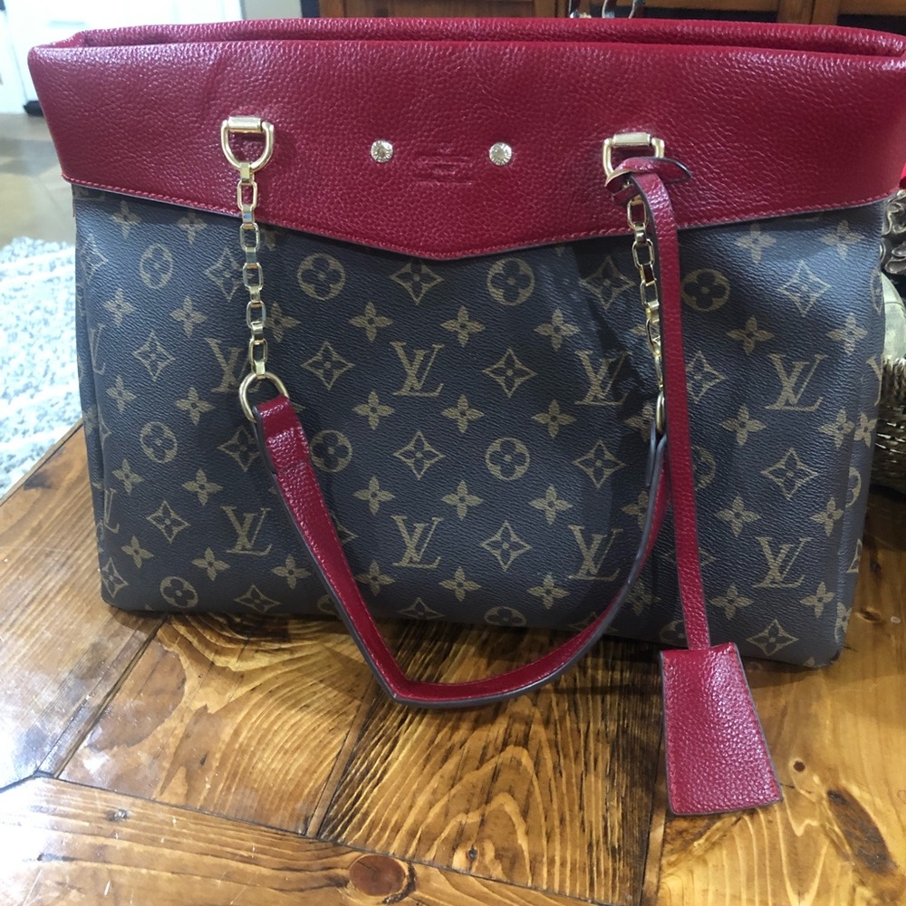 Purse - Picture 2 of 3